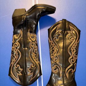 Black embroidered leather boots with a western flair